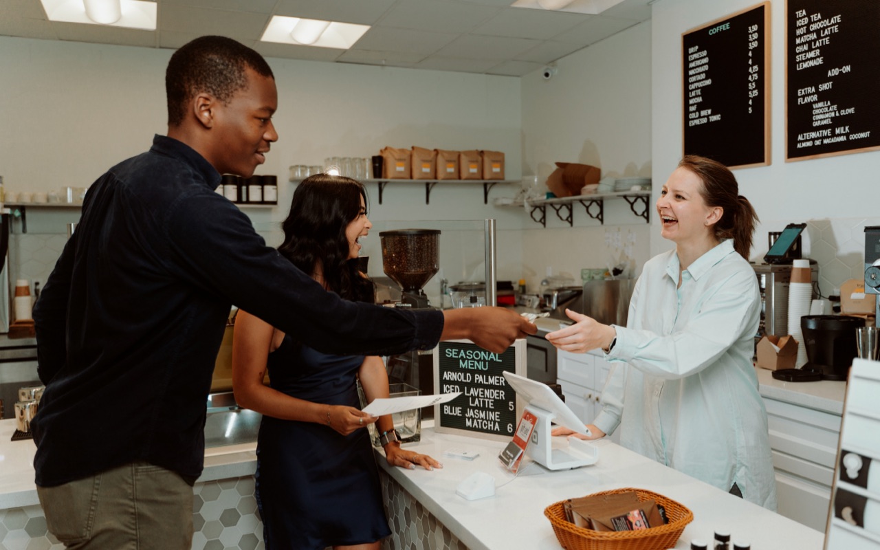 Paying at a cafe